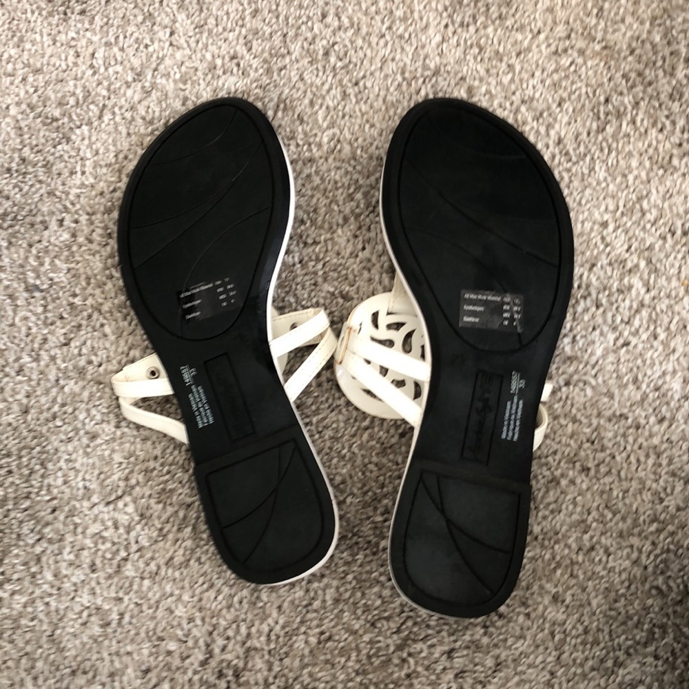 *SOLD* NWT American Eagle White Sandals - Picture 5 of 5